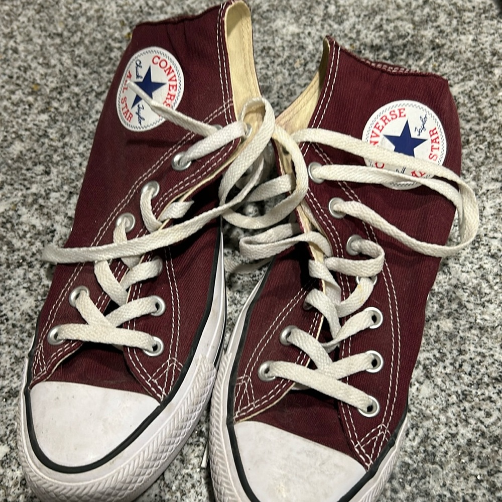 Maroon converse